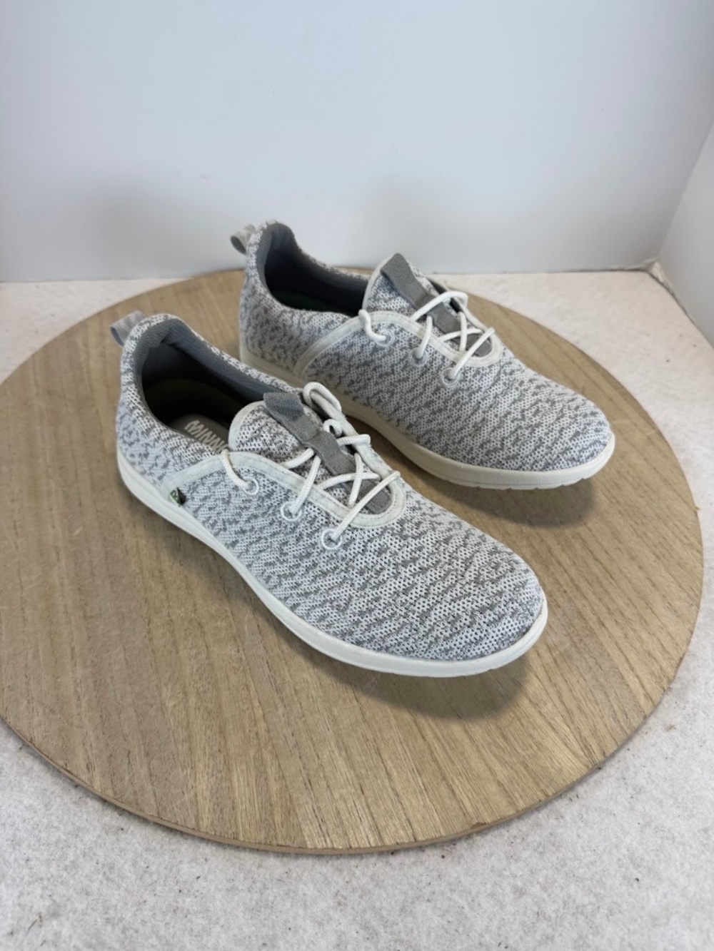 Minnetonka Womens 8M Knit Eco Friendly Sneakers Gray White Lace Up 61042